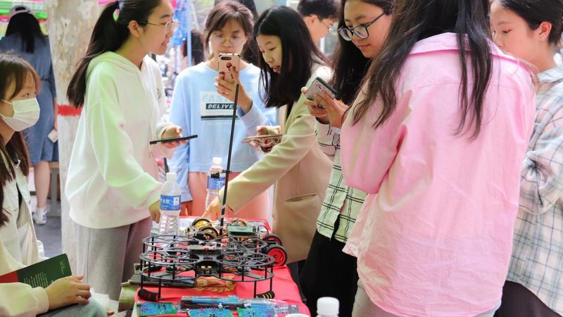 数据中台：企业数字化转型中的核心枢纽**